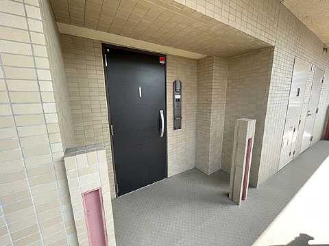 その他共用部　各住戸には玄関ポーチが付きます