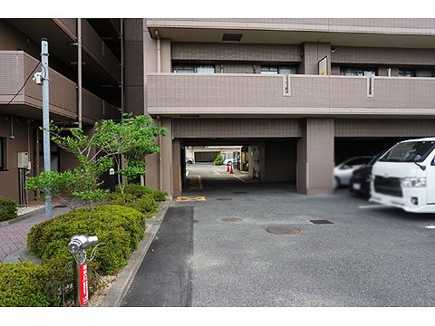 駐車場　駐車場