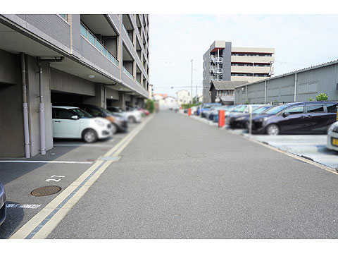 駐車場　駐車場