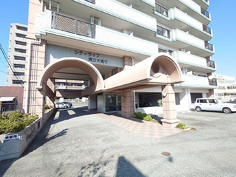 現地外観写真 建物入口