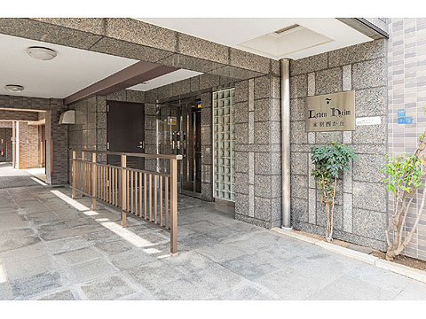 エントランス　●エント（外）