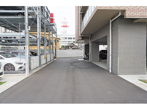 駐車場　駐車場