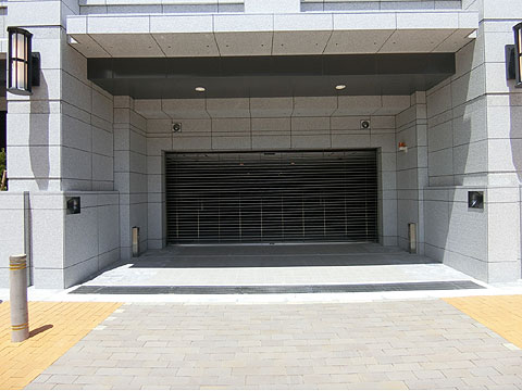 駐車場　駐車場アプローチ