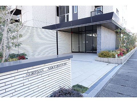 現地外観写真　マンション入口