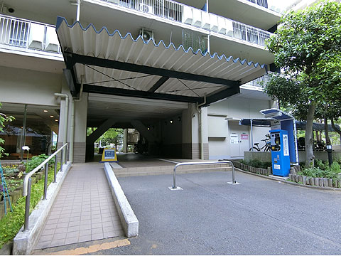 その他共用部　エントランス前スロープ