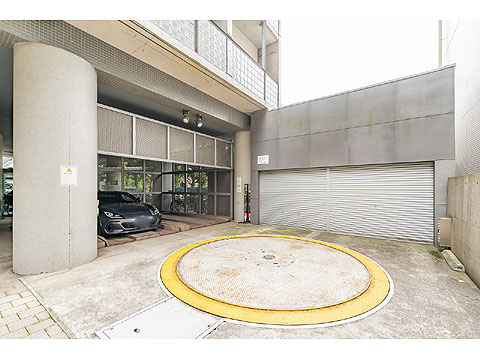 駐車場　駐車場