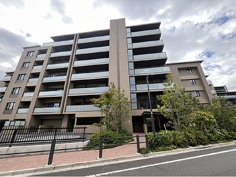 現地外観写真 オークゲート側外観