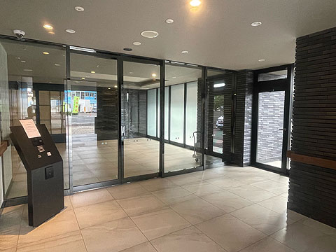 エントランス　エントランスホール