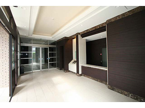 エントランス　ロイヤルガーデン大供壱番館（エントランス）②