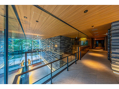 その他共用部 2層吹抜けのエントランスホール