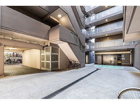 駐車場　駐車場