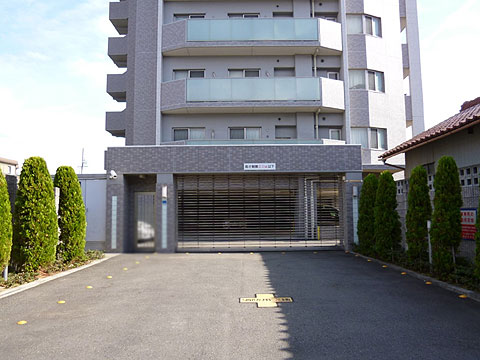 その他共用部　駐車場出入口