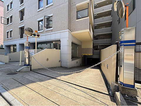 その他共用部 駐車場入り口