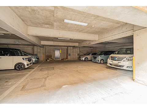 駐車場 地下P