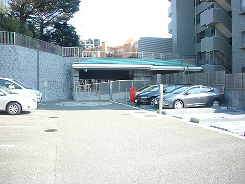 駐車場　敷地内駐車場