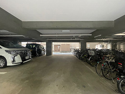 駐車場　駐車場