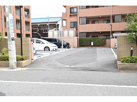 駐車場　駐車場