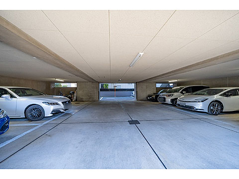 駐車場　モザイク駐車場３