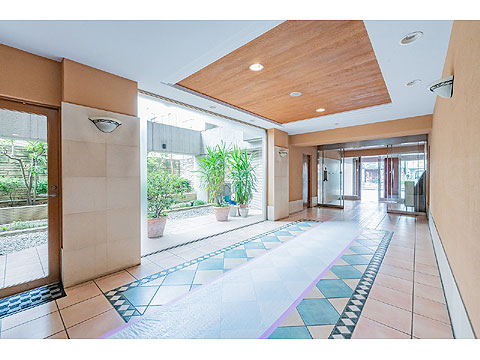 エントランス　エントランスホール