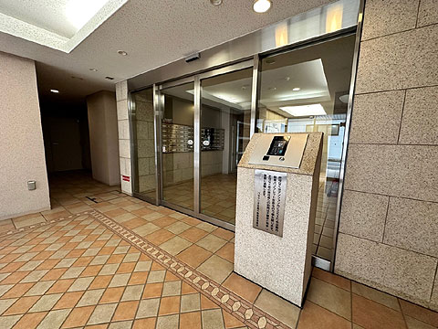 ロビー　風除室