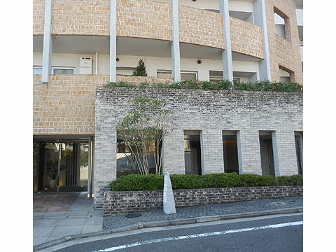 その他共用部　エントランス北東向き