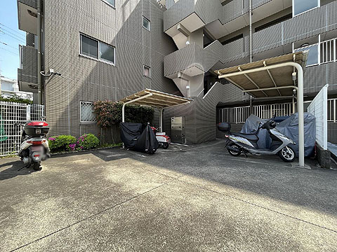 その他共用部　屋根付きバイク置き場