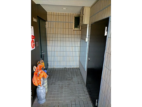その他共用部　玄関前