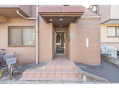 エントランス　●エントランス