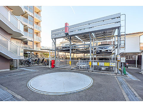 駐車場　駐車場