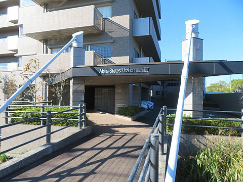 エントランス　円トラ