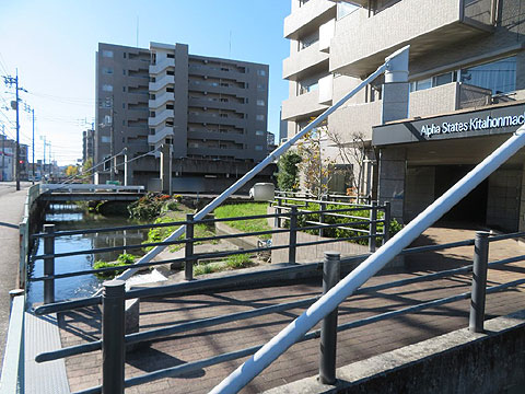 エントランス　オガワ