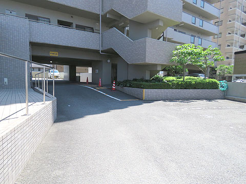 駐車場　駐車場