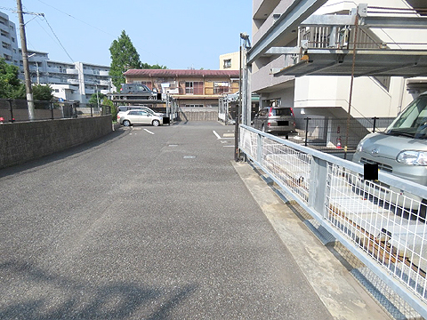 駐車場　駐車場