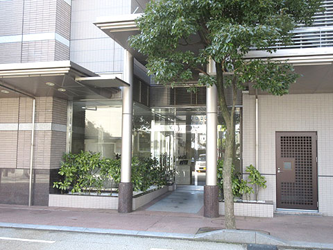 現地外観写真　エントランス入口