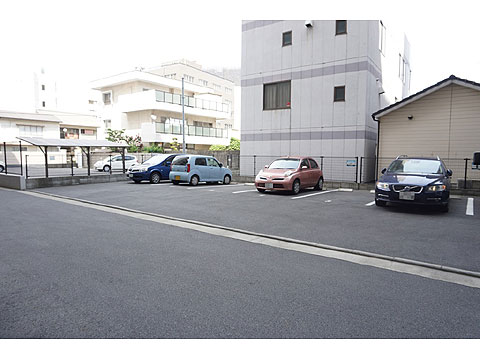 駐車場　隣接する敷地外駐車場