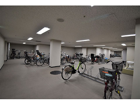 その他共用部　敷地内駐輪場　３００円/月