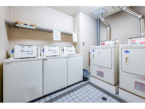 その他共用部　コインランドリーあり