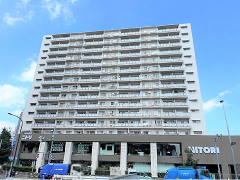 現地外観写真　外観　総戸数104戸の大規模マンション