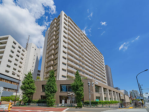 現地外観写真　外観  総戸数104戸の大規模マンション