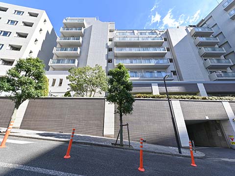 現地外観写真　外観　2007年11月築　総戸数199戸の大規