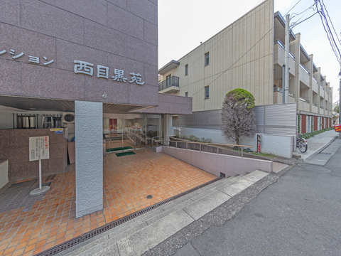 エントランス　