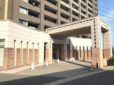 現地外観写真　建物外観２.