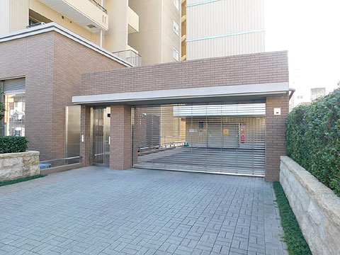 その他共用部　駐車場入口