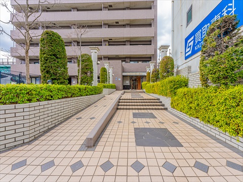 現地外観写真　館銘板