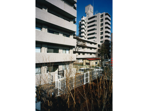エントランス　館銘板