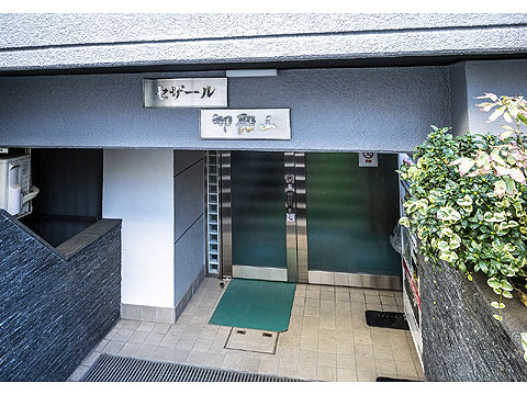 駐車場　エントランス（ダイヤル式オートロック）