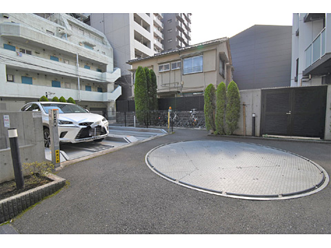 駐車場　駐車場