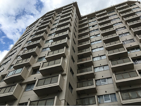 現地外観写真　建物外観１