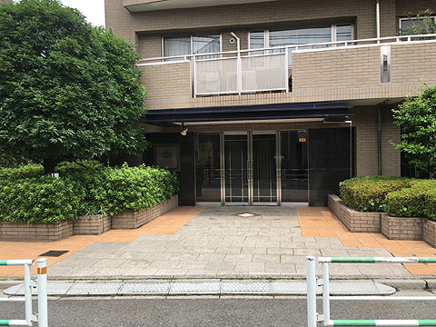 エントランス　エントランス正面（加工）