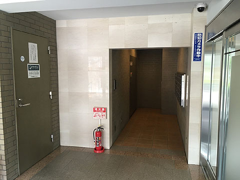 エントランス　メールボックスコーナー